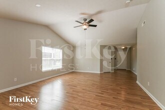 13365 Kimberlite Dr in Fishers, IN - Foto de edificio - Building Photo