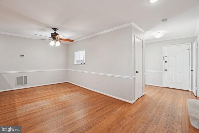 10228 Roberts Common Ln in Burke, VA - Building Photo - Building Photo