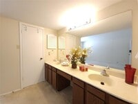 2506 Bering Dr photo'