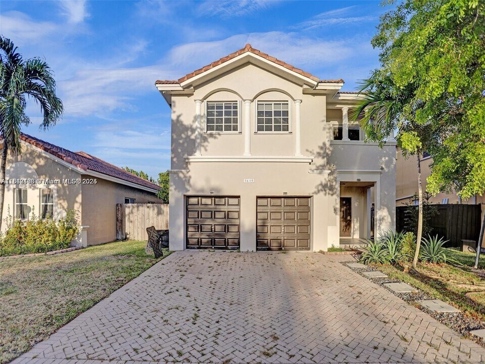 14301 SW 130th Ave in Miami, FL - Building Photo