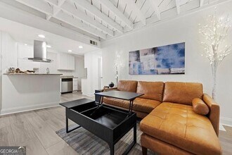 799 Barnett St NE in Atlanta, GA - Building Photo - Building Photo