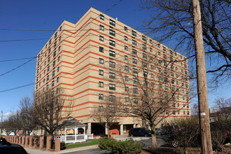 Saint Peters Apartments in Columbia, PA - Foto de edificio - Building Photo