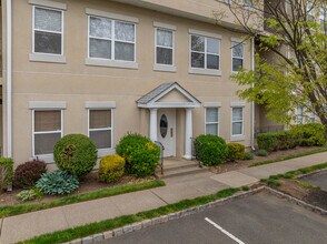 Brittany Chase in Wayne, NJ - Foto de edificio - Building Photo