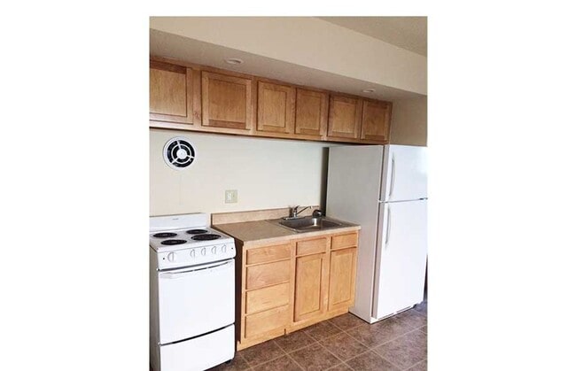 property at 922-926 Ludlow Ave