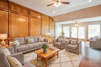 3823 Pleasant Valley Dr in Missouri City, TX - Foto de edificio - Building Photo