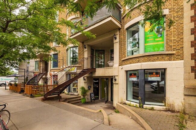 5225-5239 Du Parc Av in Montréal, QC - Building Photo - Building Photo