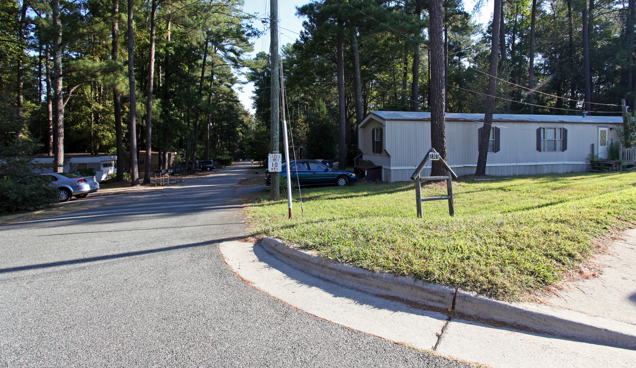 1307 Walnut St in Cary, NC - Building Photo