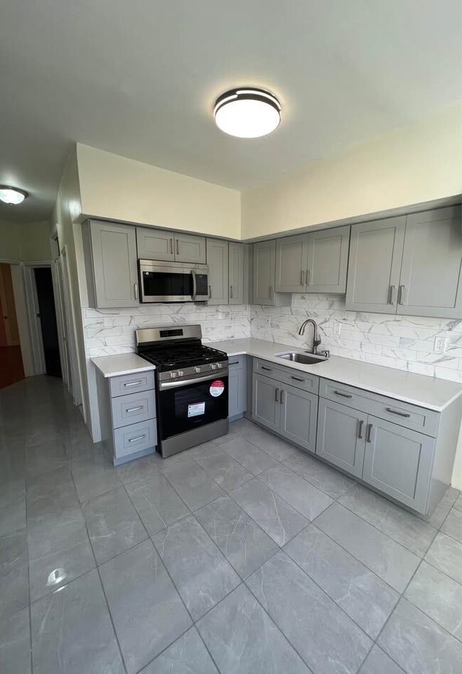 153 Lexington Ave in Jersey City, NJ - Building Photo - Building Photo