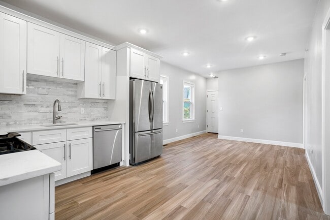 7 Carolina Ave, Unit 3