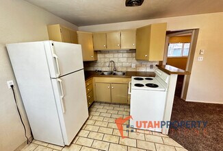 4951 S Center St in Murray, UT - Building Photo - Building Photo
