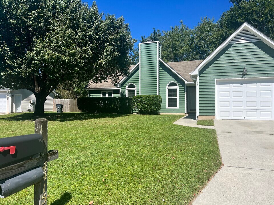 4415 Bridgeport Dr in Wilmington, NC - Building Photo