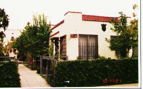 4449-4455 3/4 Willowbrook in Los Angeles, CA - Building Photo