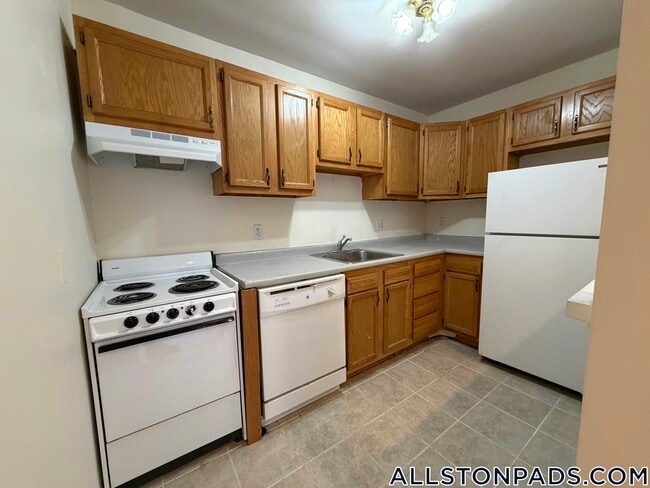 34 Gardner St, Unit 31 in Boston, MA - Building Photo - Building Photo