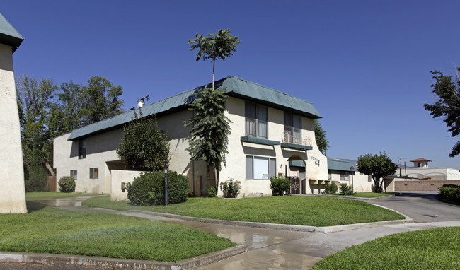 Warren St Family Village in Fontana, CA - Building Photo - Building Photo