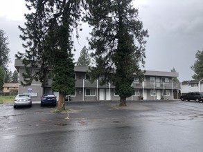 6723 N Atlantic St in Spokane, WA - Foto de edificio - Building Photo