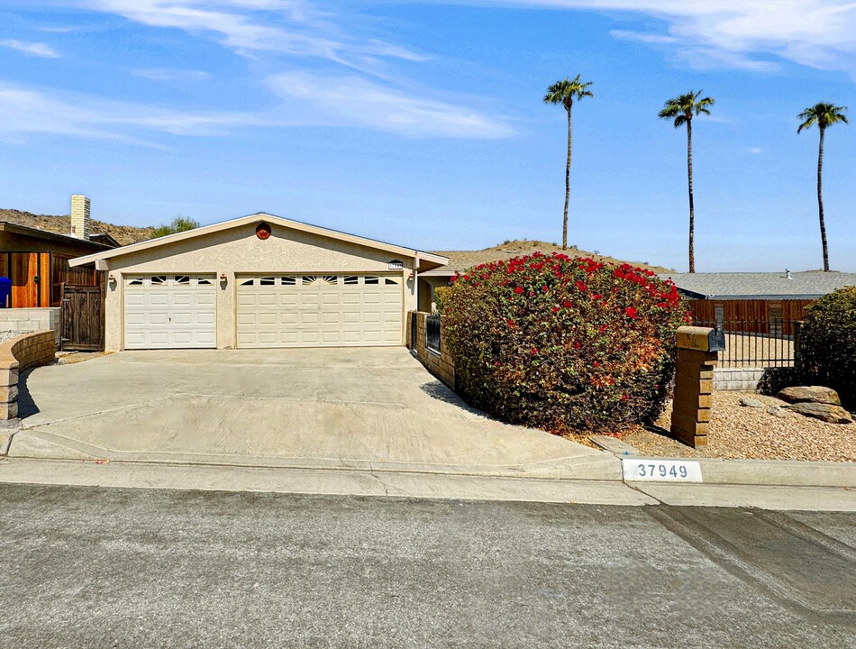 37949 Mountain Shadow Ln in Cathedral City, CA - Building Photo