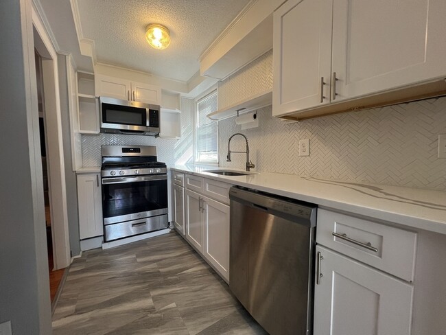 property at 795 N Underwood St