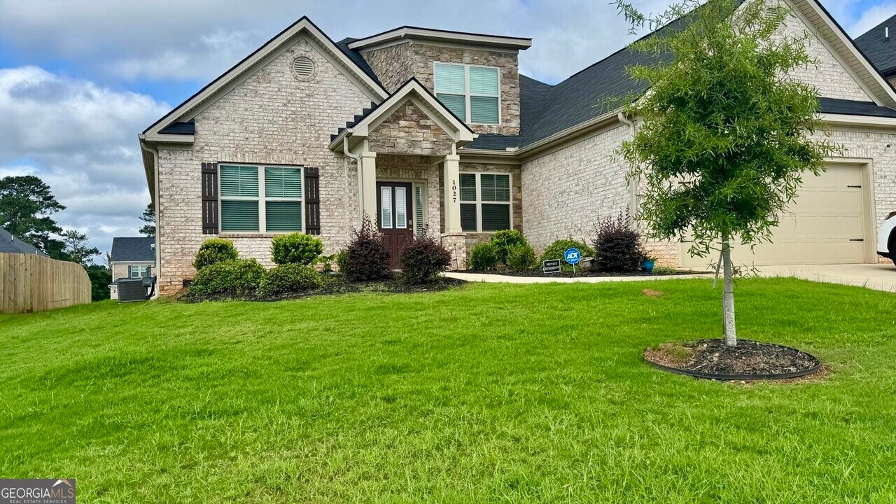 1027 Ayrshire Dr in Stockbridge, GA - Building Photo