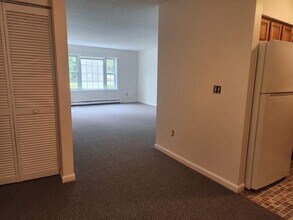 605 Springbrook Cir in Portsmouth, NH - Building Photo - Building Photo