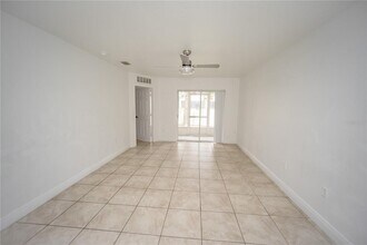 2814 Club Cortile Cir in Kissimmee, FL - Building Photo - Building Photo