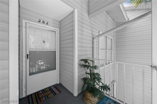 property at 1933 Courtyard Way