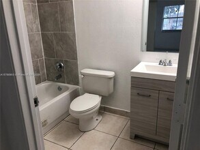 287 NW 39th St in Miami, FL - Building Photo - Building Photo