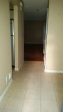 15 Tall Oaks Ct in Sayreville, NJ - Foto de edificio - Building Photo