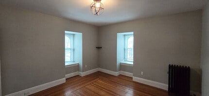 57 Broad St in Norwich, CT - Foto de edificio - Building Photo