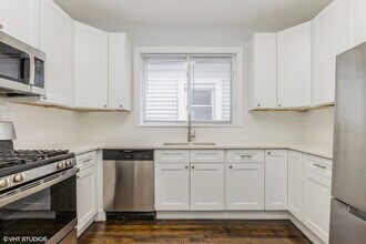 4646 W Warwick Ave in Chicago, IL - Building Photo - Building Photo