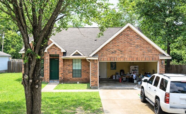 603 Mosswood Dr in Conroe, TX - Building Photo - Building Photo