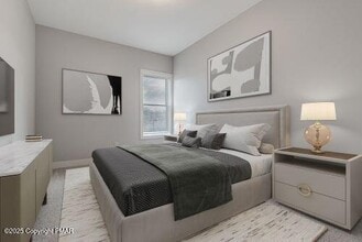 55 N Courtland St in East Stroudsburg, PA - Foto de edificio - Building Photo