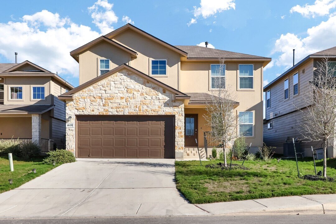 4618 Chalk Flats in San Antonio, TX - Building Photo