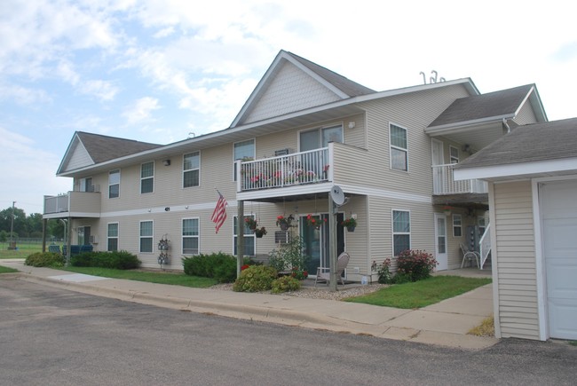 Le Sueur Meadows in Le Sueur, MN - Building Photo - Primary Photo