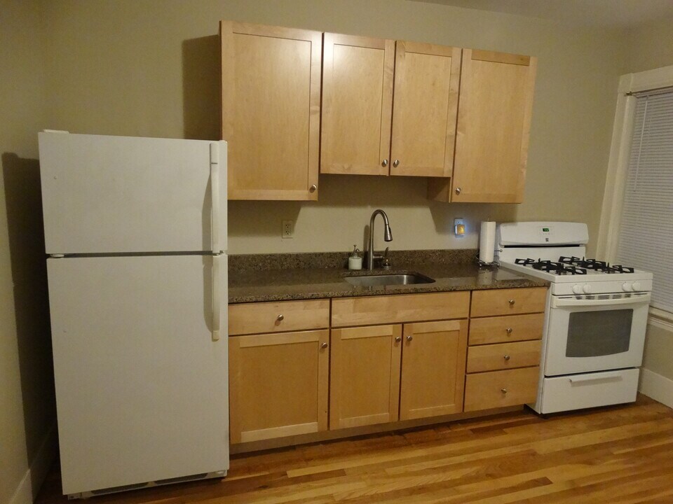 206 Jewett St, Unit 3 in Manchester, NH - Foto de edificio