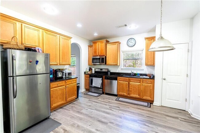 5555 Hedge Brook Dr in Cumming, GA - Building Photo - Building Photo