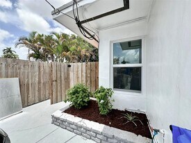 3461 NW 6th St in Miami, FL - Building Photo
