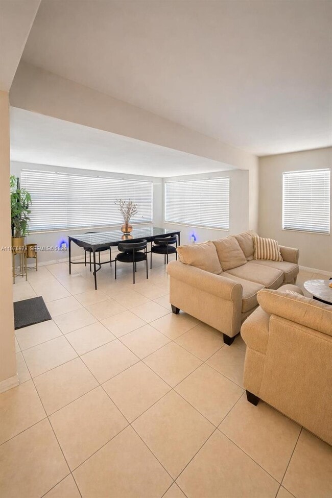 30 NE 26th St in Wilton Manors, FL - Building Photo - Building Photo