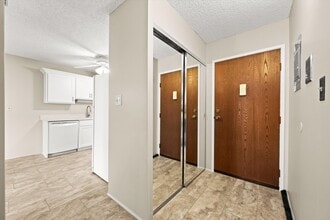 7040 E Girard Ave in Denver, CO - Building Photo - Building Photo