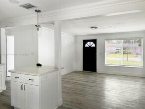 5709 Douglas St in Hollywood, FL - Building Photo - Building Photo