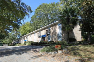 615 Boulevard SE Apartments