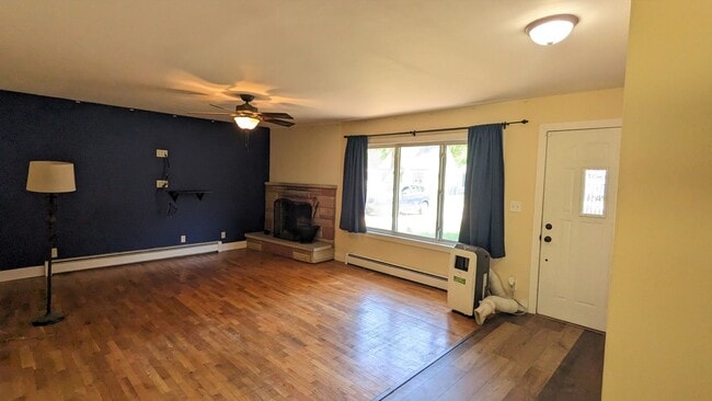 3555 Chippewa Dr in Norton Shores, MI - Building Photo - Building Photo