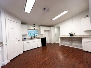 2325 Salt Creek Trail in Oviedo, FL - Foto de edificio - Building Photo