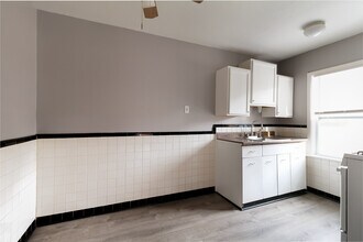3447 Saint Mark Ln in St. Ann, MO - Foto de edificio - Building Photo