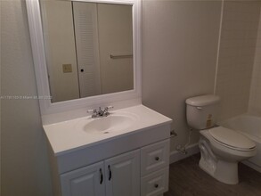 13090 Vista Isles Dr in Sunrise, FL - Building Photo - Building Photo