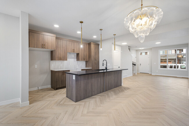 201 Kinglet Blvd in Edmonton, AB - Building Photo - Building Photo