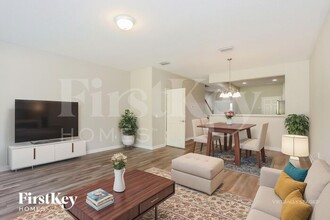 6947 Roundleaf Dr in Jacksonville, FL - Building Photo - Building Photo