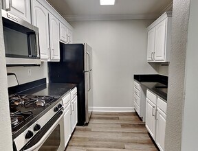 2065 Dixie Belle Dr in Orlando, FL - Building Photo - Building Photo