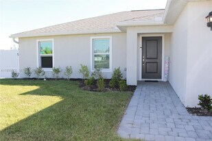 1138-1114 SW 14th Terrace in Cape Coral, FL - Building Photo