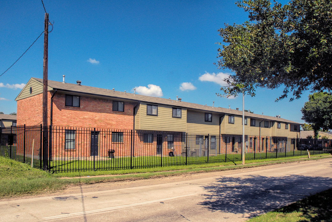 Settegast Heights Village in Houston, TX - Building Photo