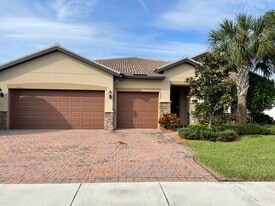 739 SE Villandry Way in Port St. Lucie, FL - Building Photo